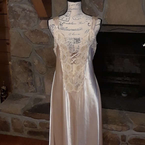 Victoria's Secret Other - Victoria's Secret lace front gown